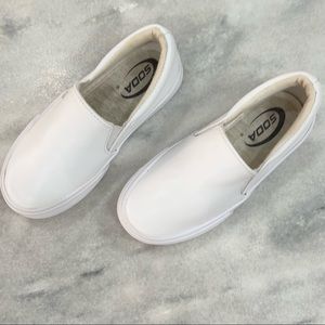 Size 12 Girl’s Soda Slip-on Sneakers WHITE